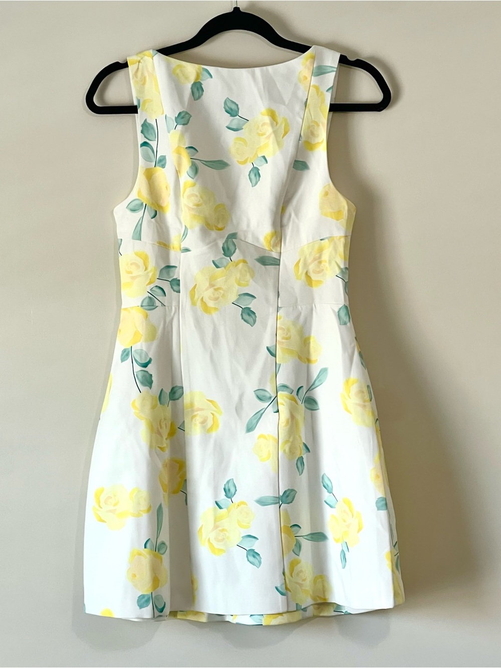 Saint & Secrets Sleeveless White Mini Dress with Yellow Floral Print - Picture 6 of 13
